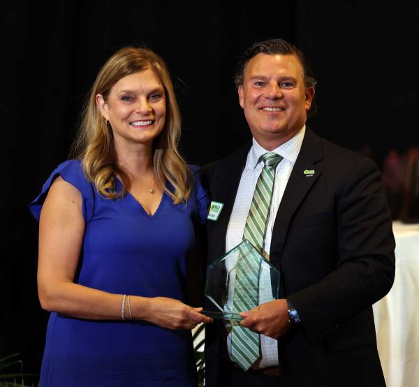 FNGLA-2026-Friend-of-the-Industry-Award-Recipient-Kathy-Mears-left-and-FNGLA-CEO-Tal-Coley-right-at-Annual-Convention